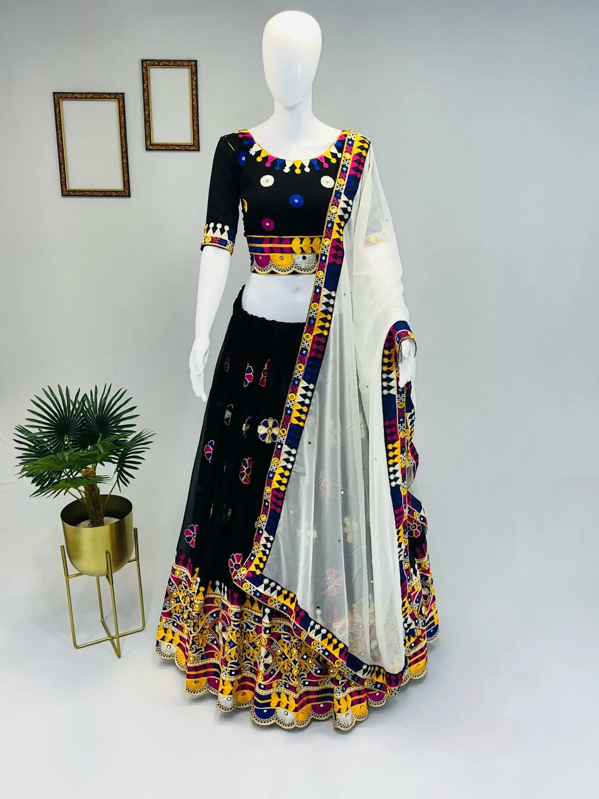 Garba Designer Navratri Chaniya Choli
