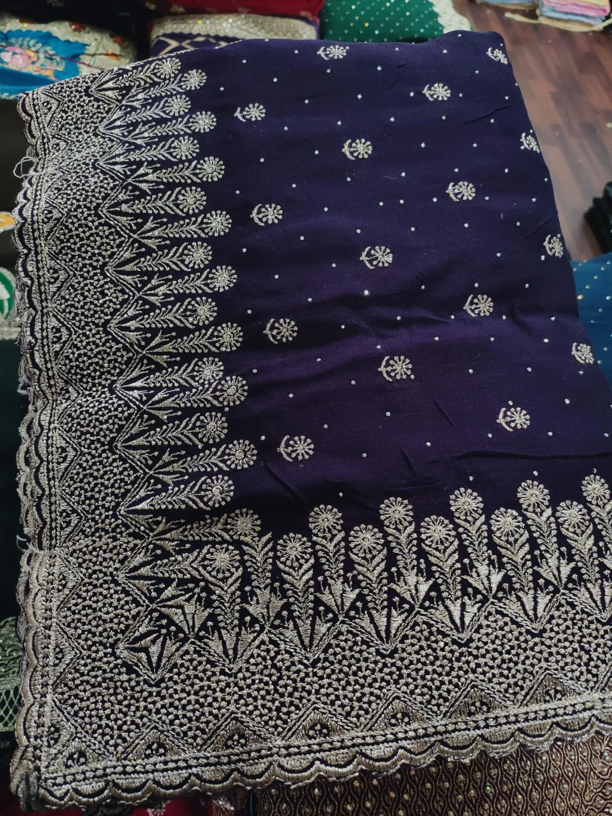 Heavy Zari Work Varchita Silk Wholesale Saree - Image 6