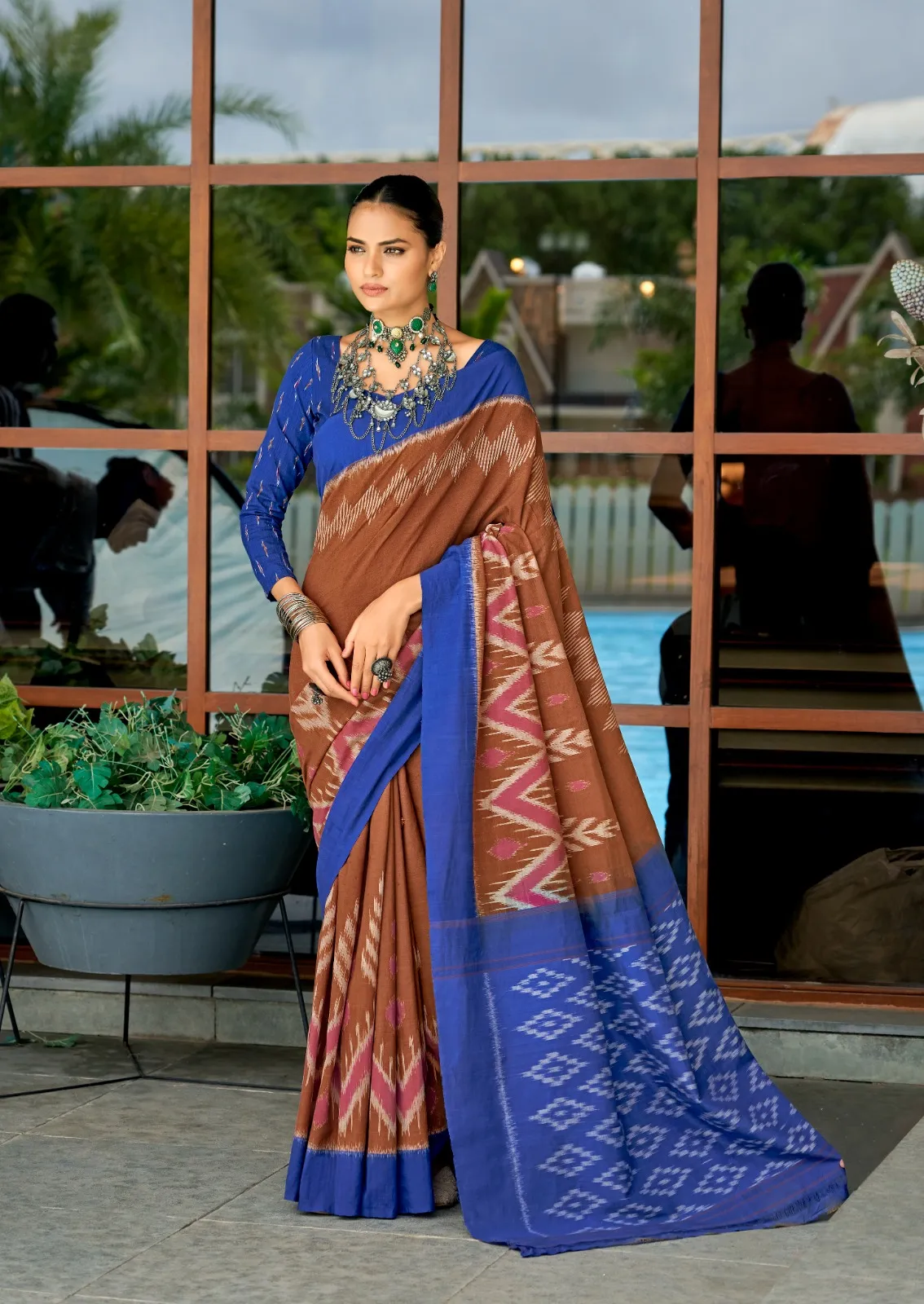 Mul Mul Cotton Saree With Ikkat Print - Image 7