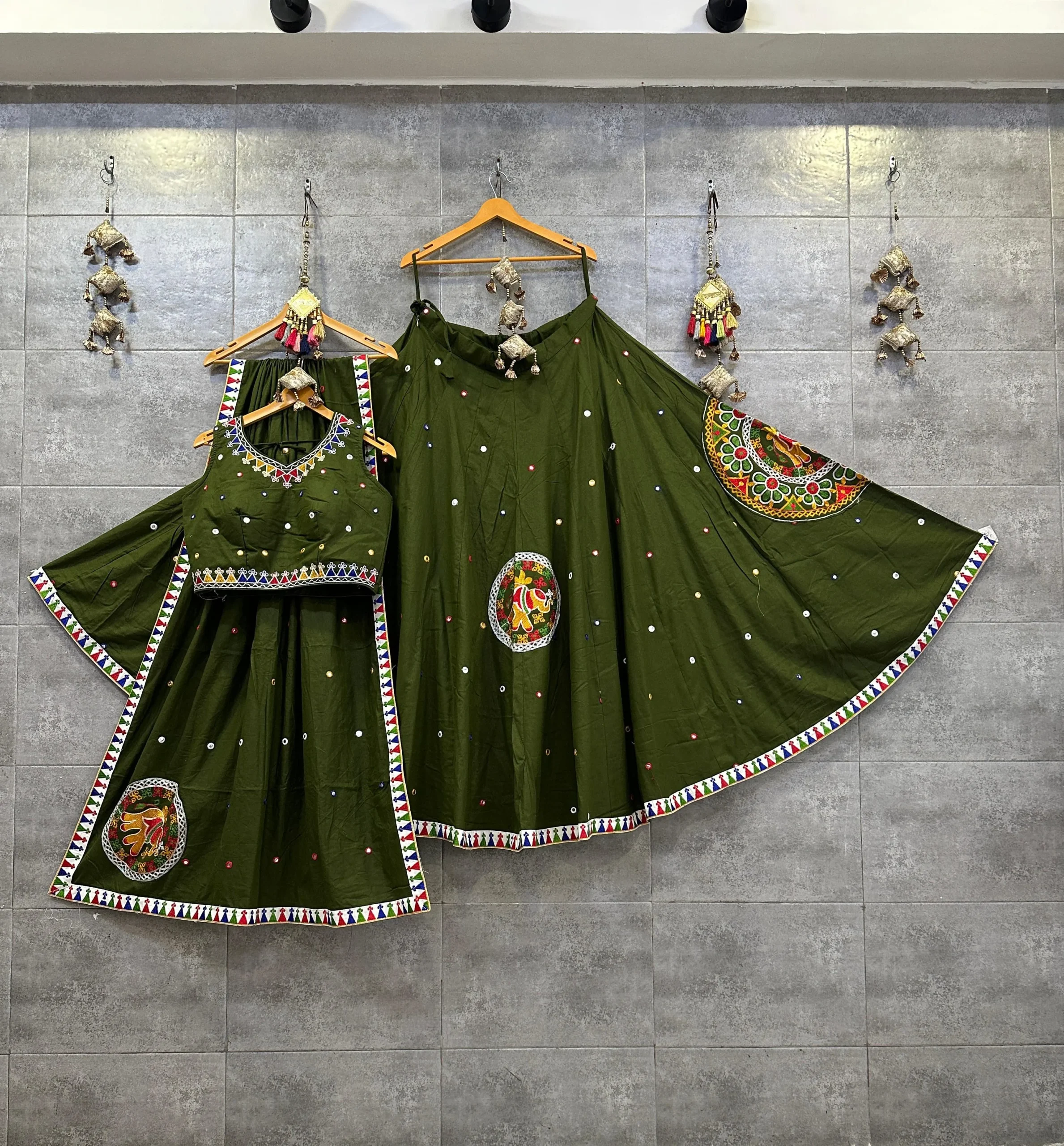 New Designer Garba Chaniya Choli Design 2024 - Image 6