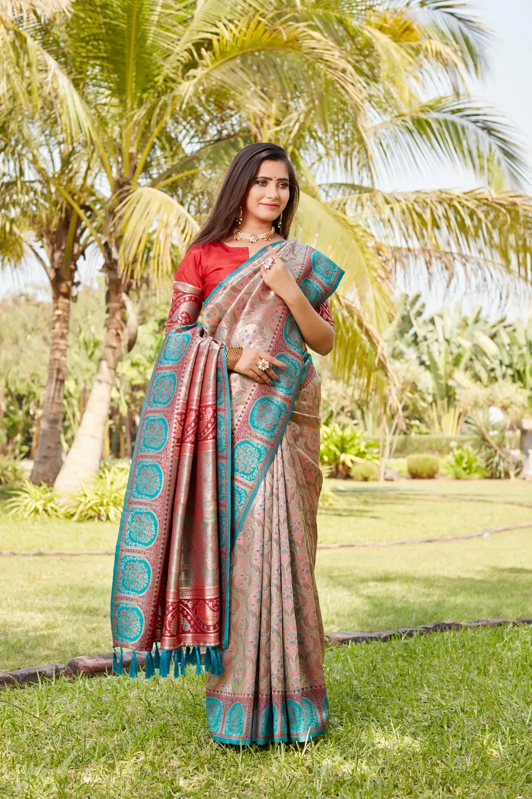 Wedding Wear Kanjivaram Silk Saree - Image 7