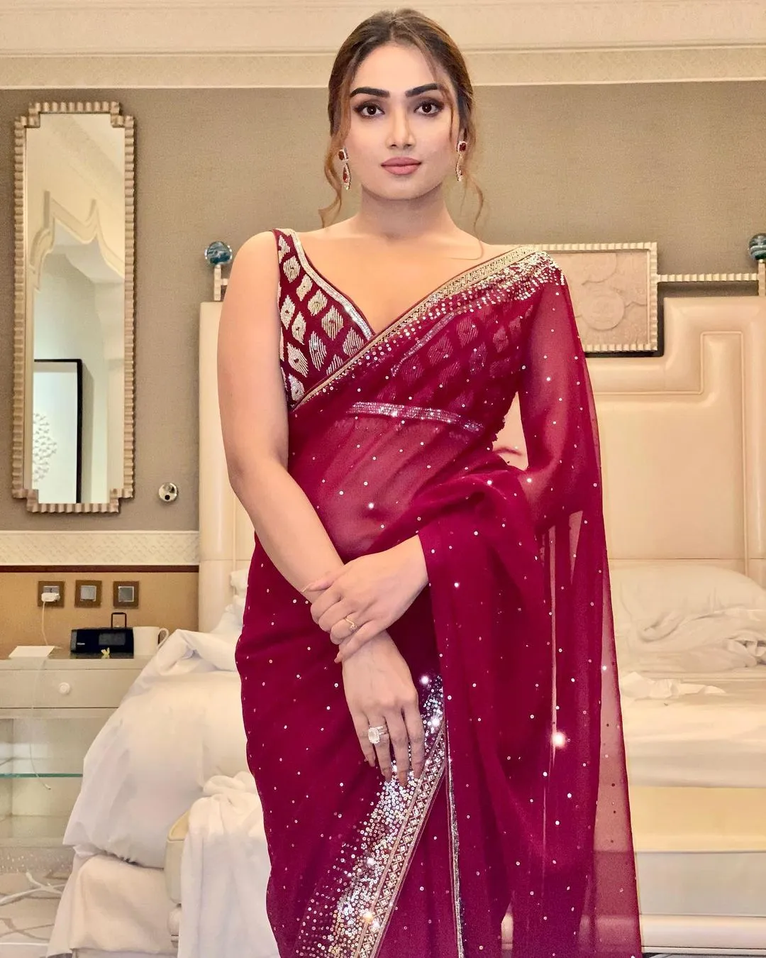 Red Sequins Bollywood Replica Saree bt-3054