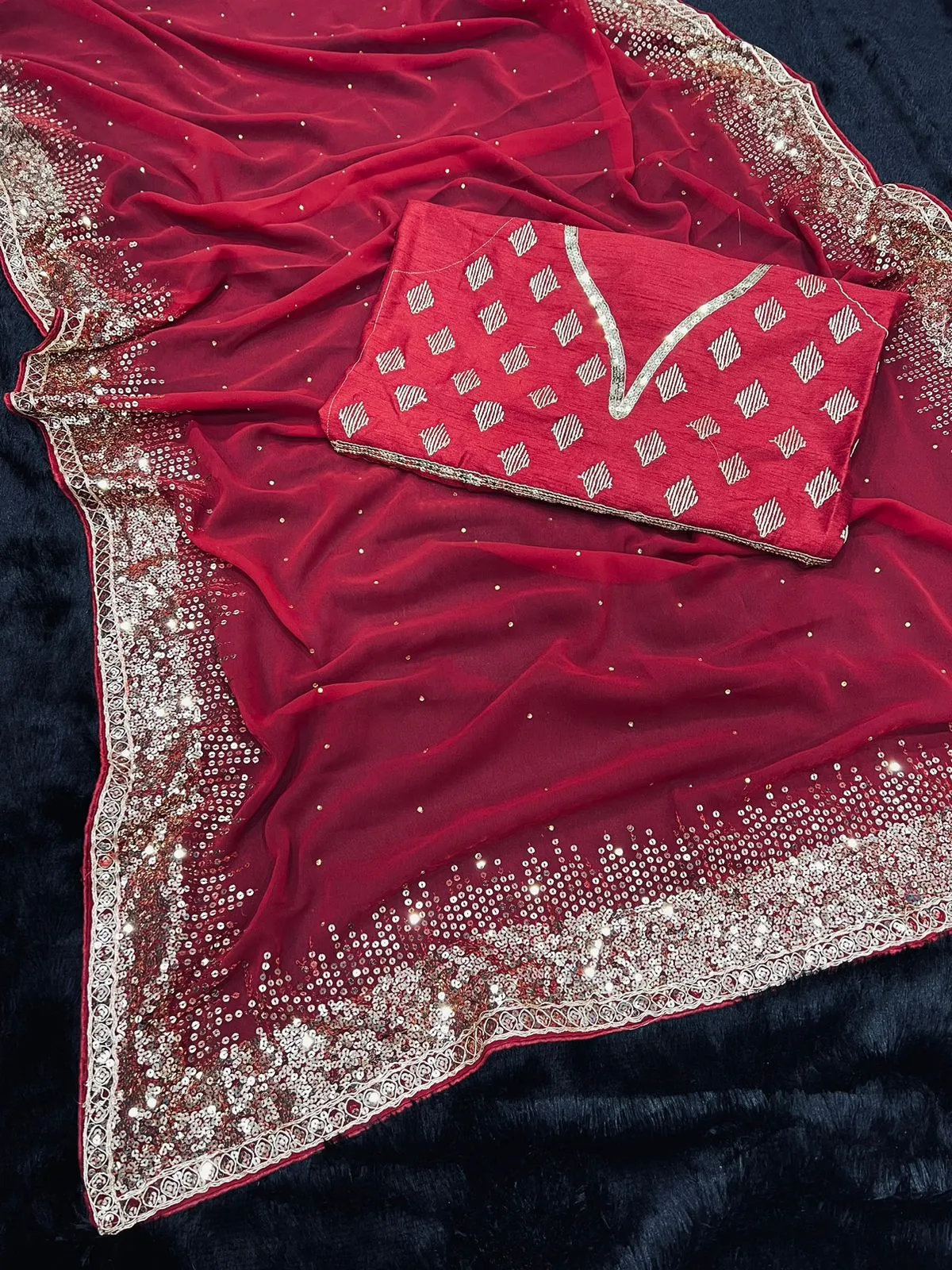 Red Sequins Bollywood Replica Saree bt-3054 - Image 2