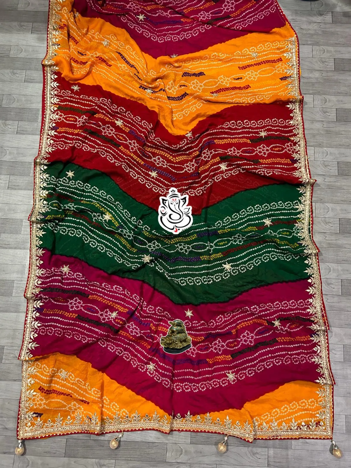 Traditional Bandhni Ethnic Saree - Image 3