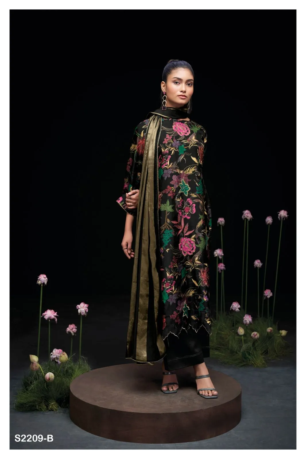 Handwork Trending Salwar Suit Gang AIKO 2209 - Image 2