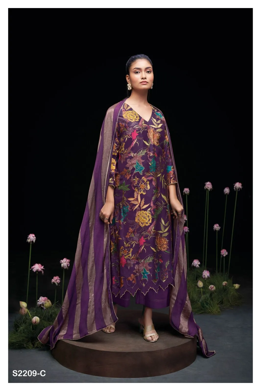 Handwork Trending Salwar Suit Gang AIKO 2209 - Image 3