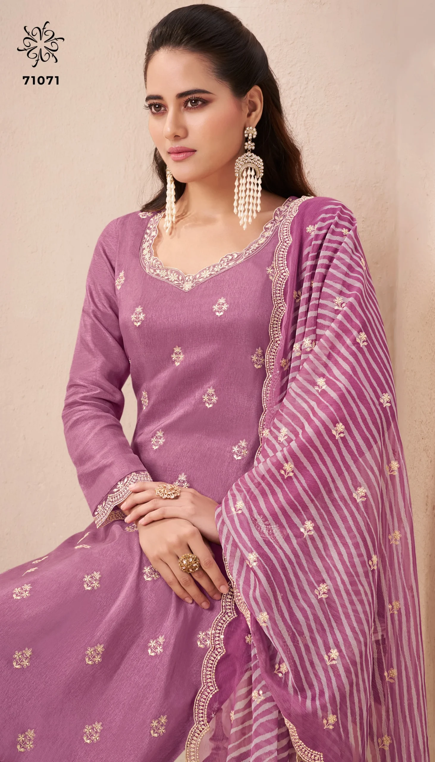 Kuleesh Sohini 2 Heavy Embroidery Work Silk Straight Suit For Eid