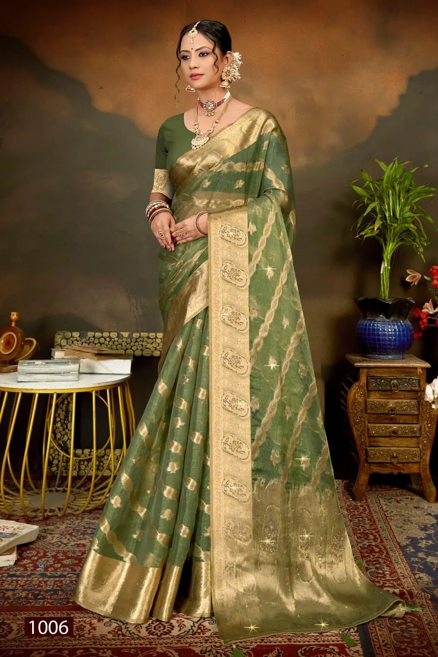 Saroj Celebrations Jharkan vol1 Wholesale Organza Saree With Heavy Jarkan Work - Image 4