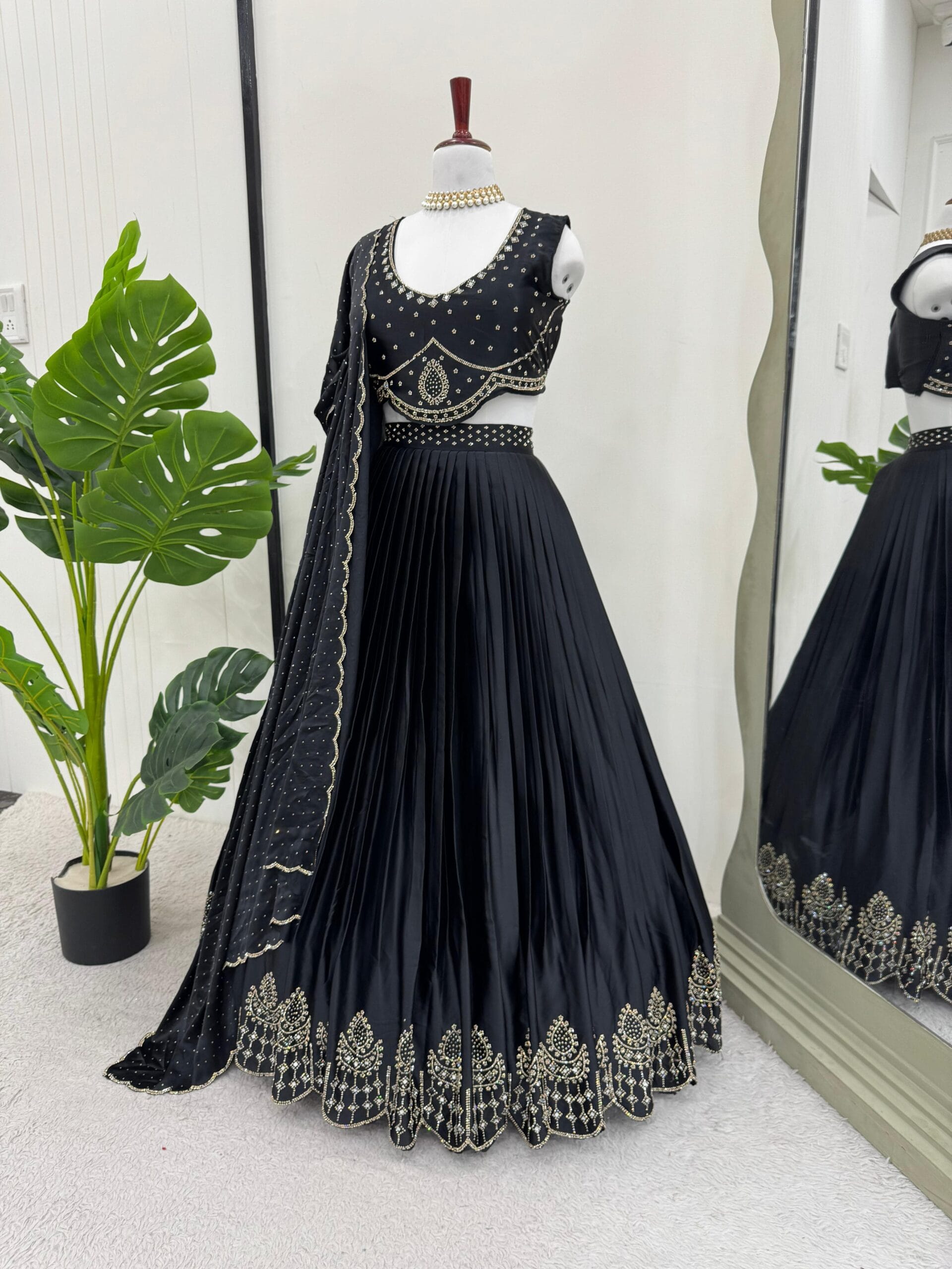 Stylish Bollywood Black Lehenga Choli - Image 2