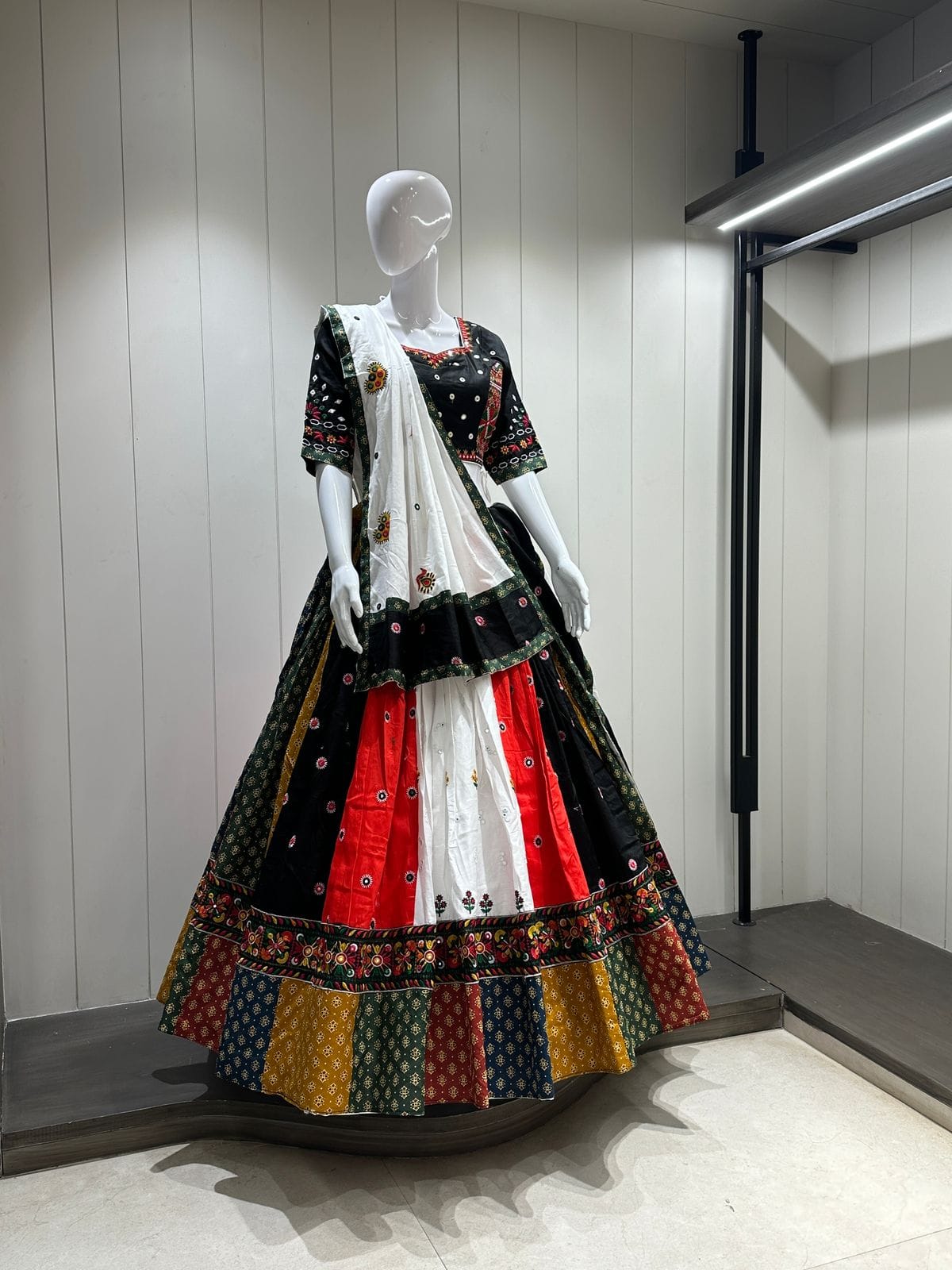 Pure Cotton Gamthi Work Chaniya Choli for Navratri - Image 2