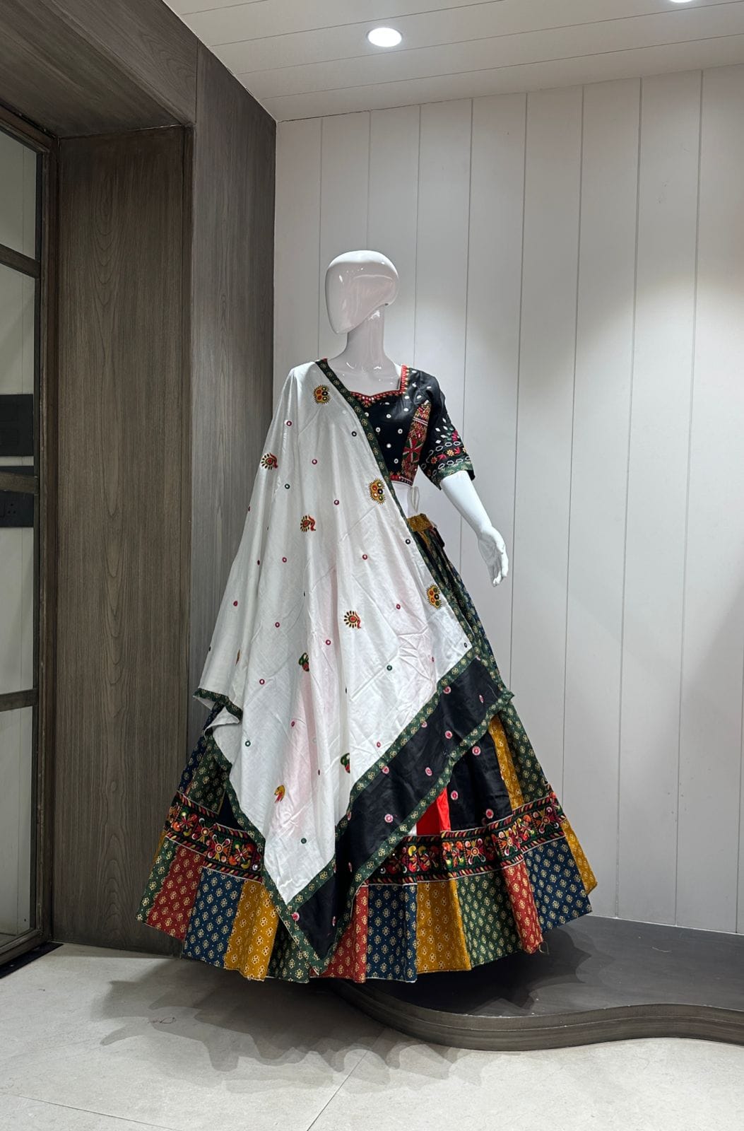 Pure Cotton Gamthi Work Chaniya Choli for Navratri - Image 3