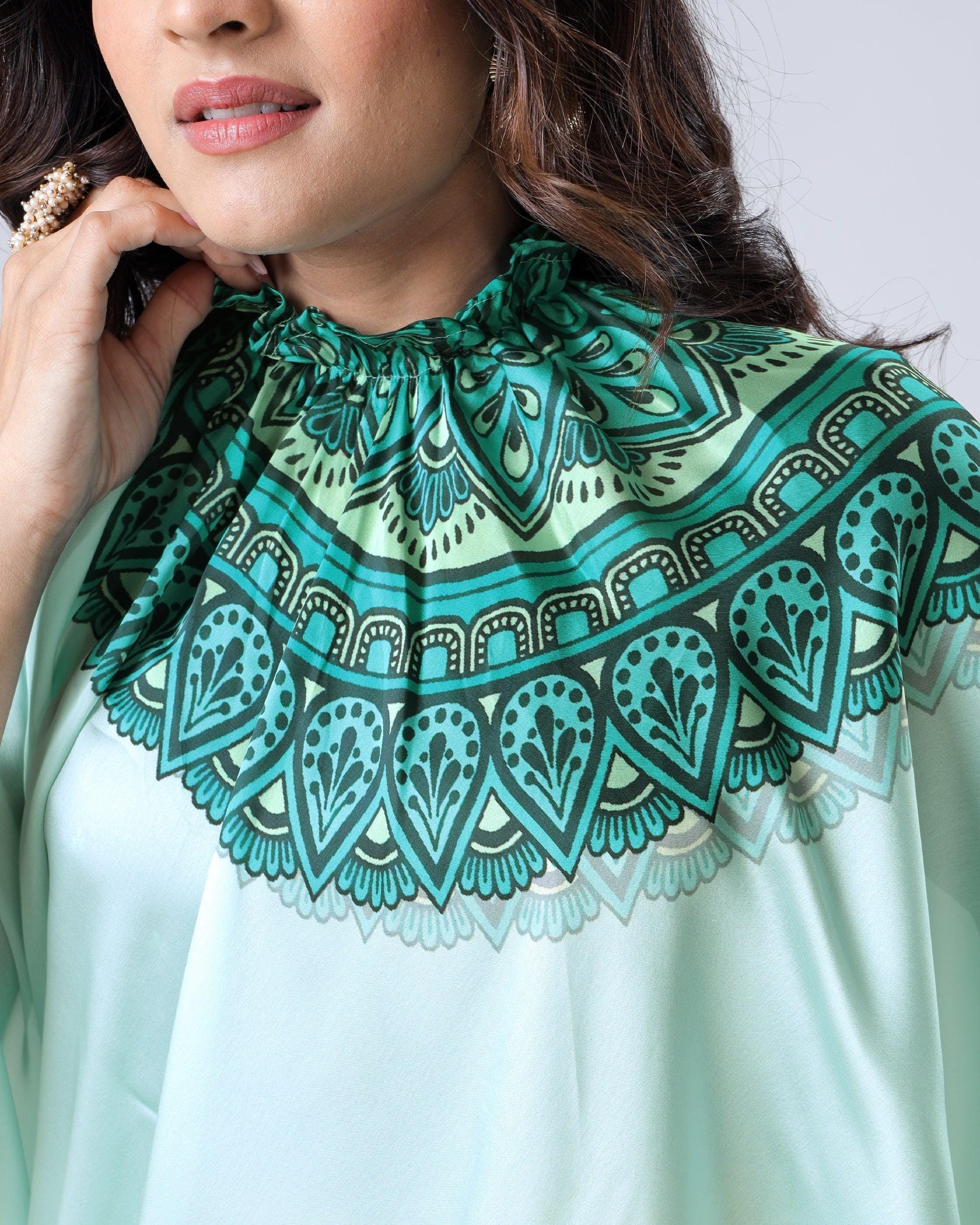 Designer Hand Free Saree With Neck Style - Image 3