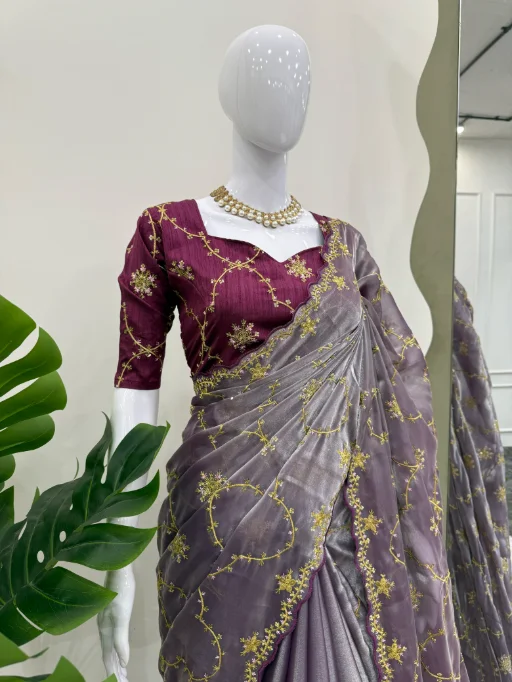 Jimmy Chu Wedding Saree for Women - Image 3