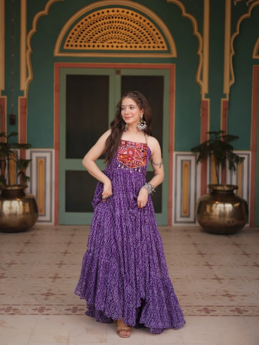 Sleeveless Stylish Bandhni Printed Gown with Katchi Work
