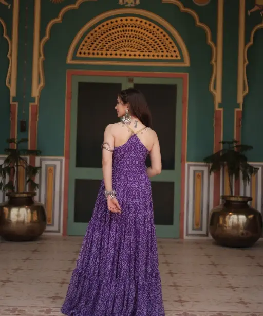 Sleeveless Stylish Bandhni Printed Gown with Katchi Work