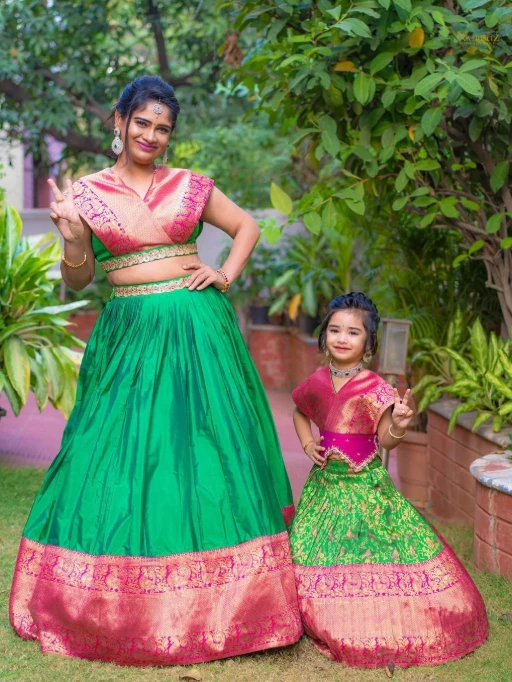 Buy Mom and Daughter Combo Lehenga Choli Set (6)