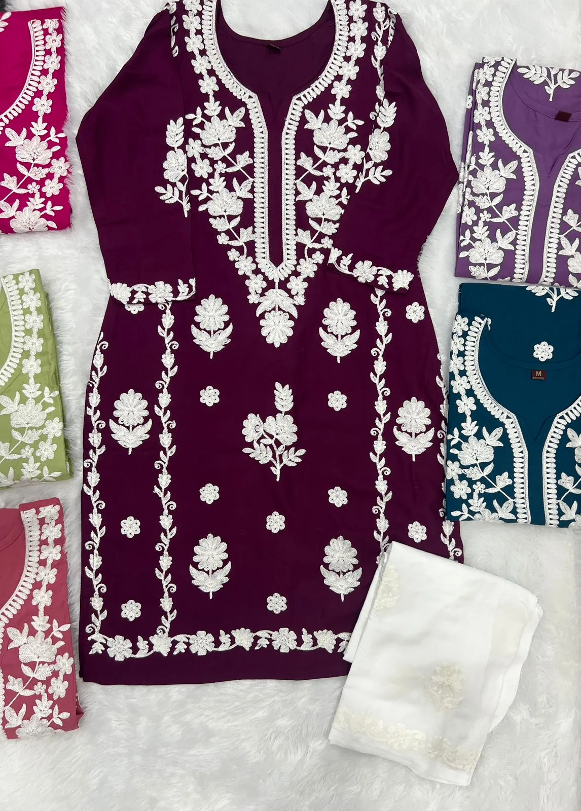 Buy Chikan Kurti Pant Set - Image 7