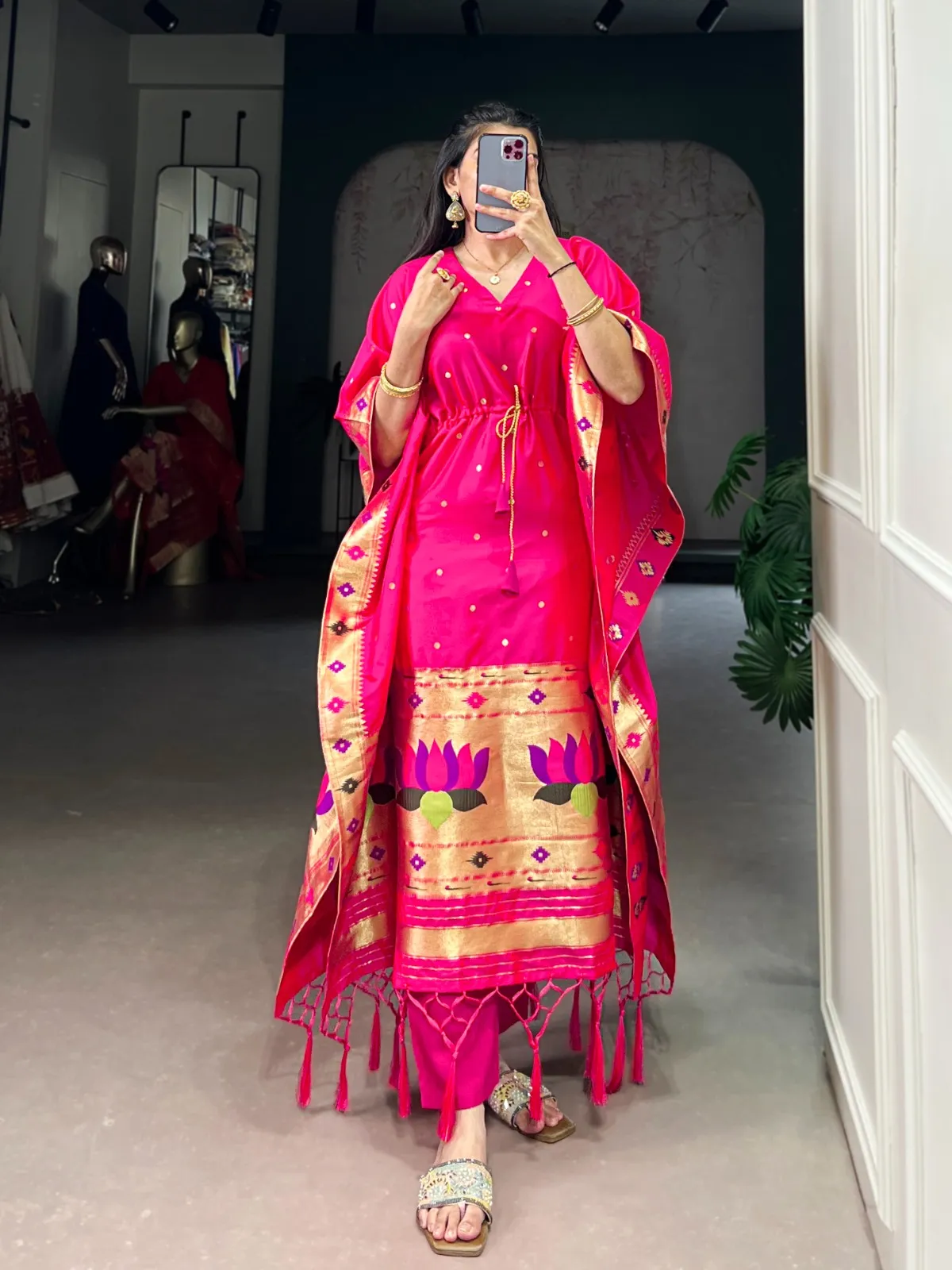 Buy Stylish Fancy Kaftans - Image 3