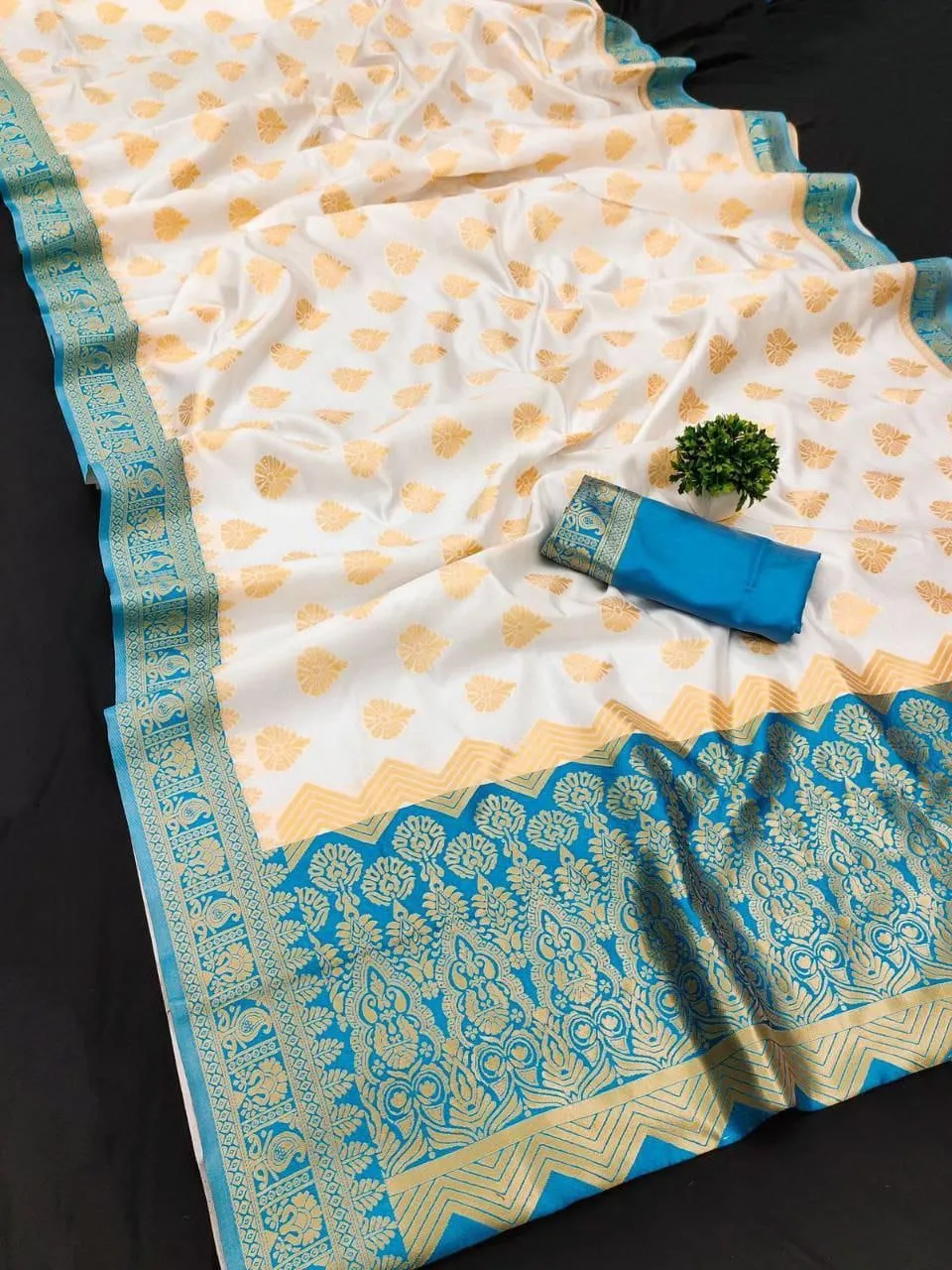Festive Wear Soft Silk Saree - Image 2