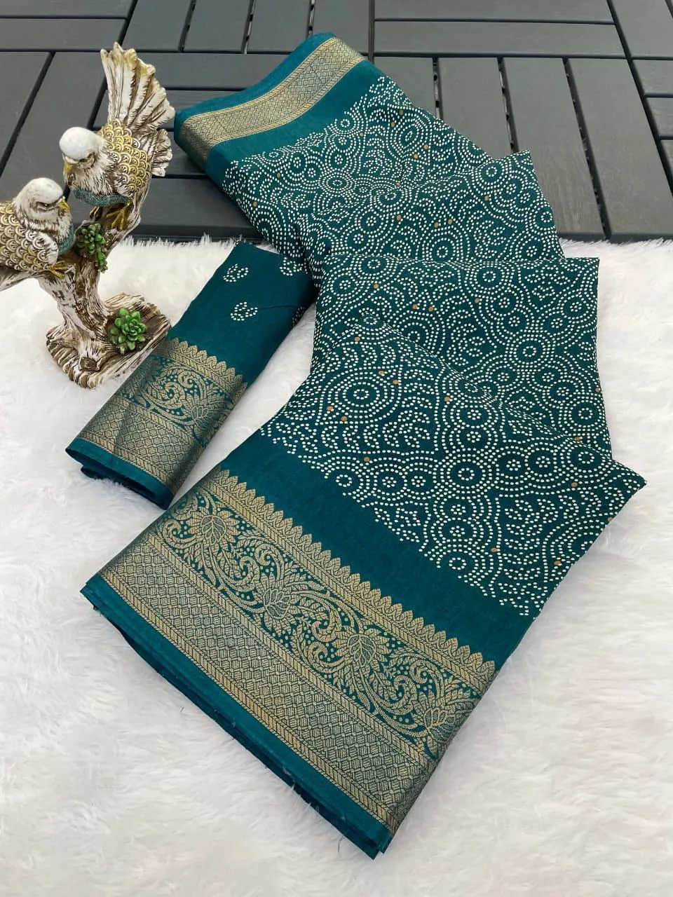 Bandhani Printed Dola Cotton Saree - Image 4