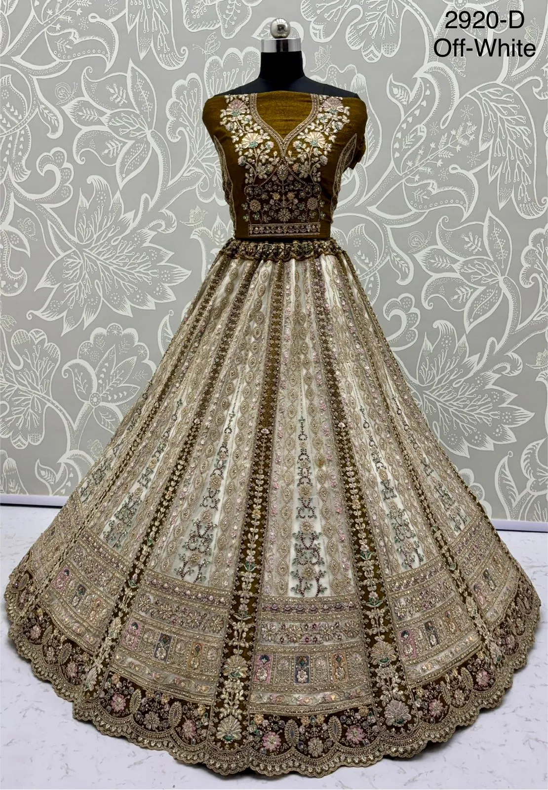 Bridal Lehenga Design 2025 - Image 10