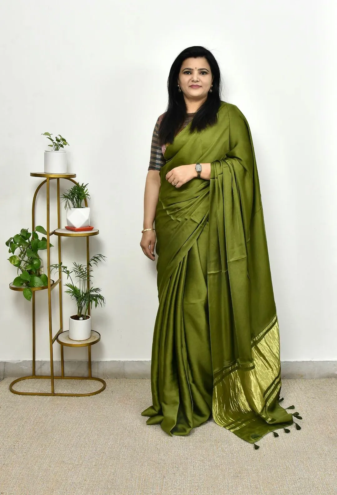Pure Gaji Silk Plain Saree For Festive Season - Image 4