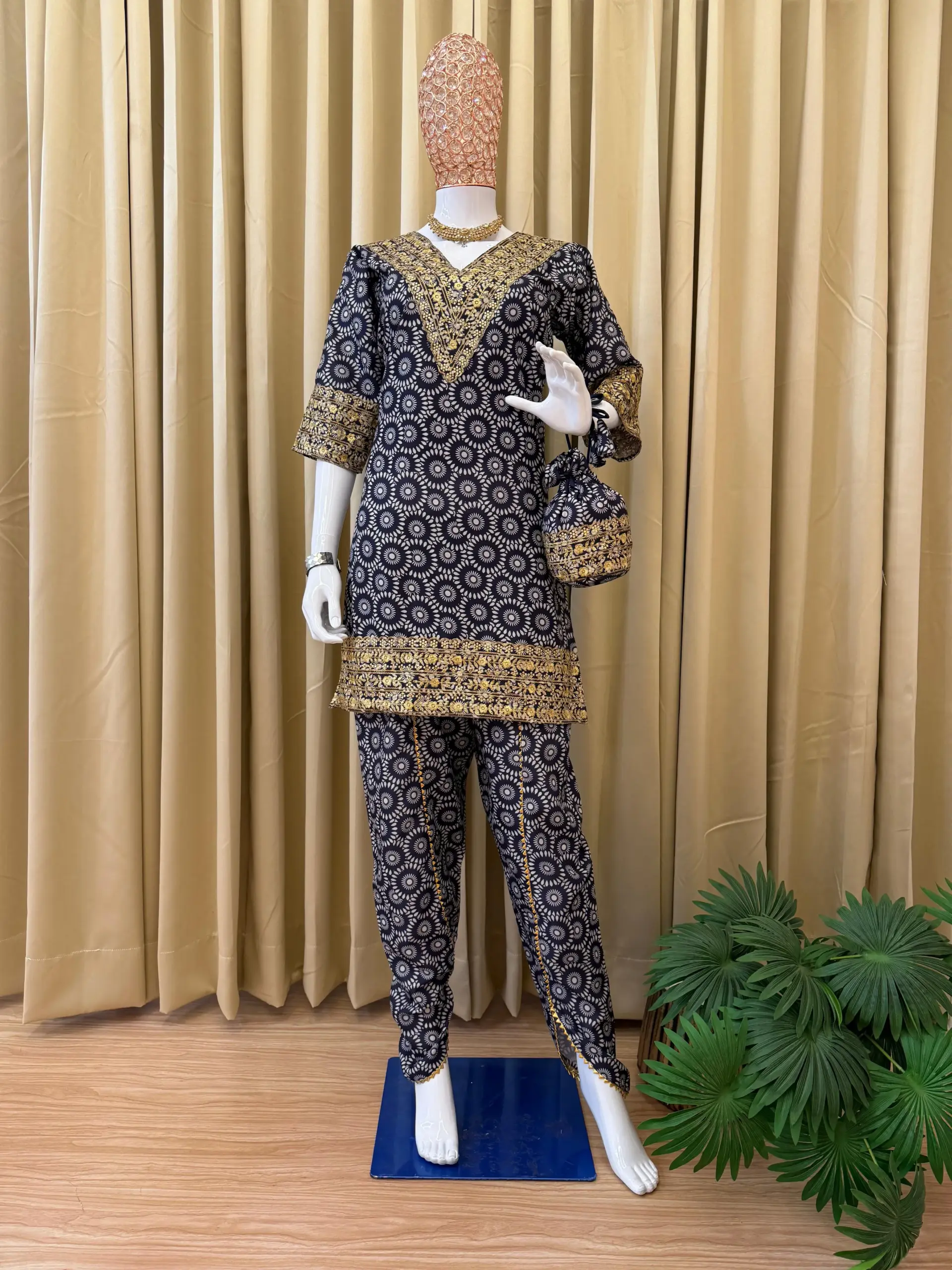 Buy Trending Printed Co ord Set - Image 3