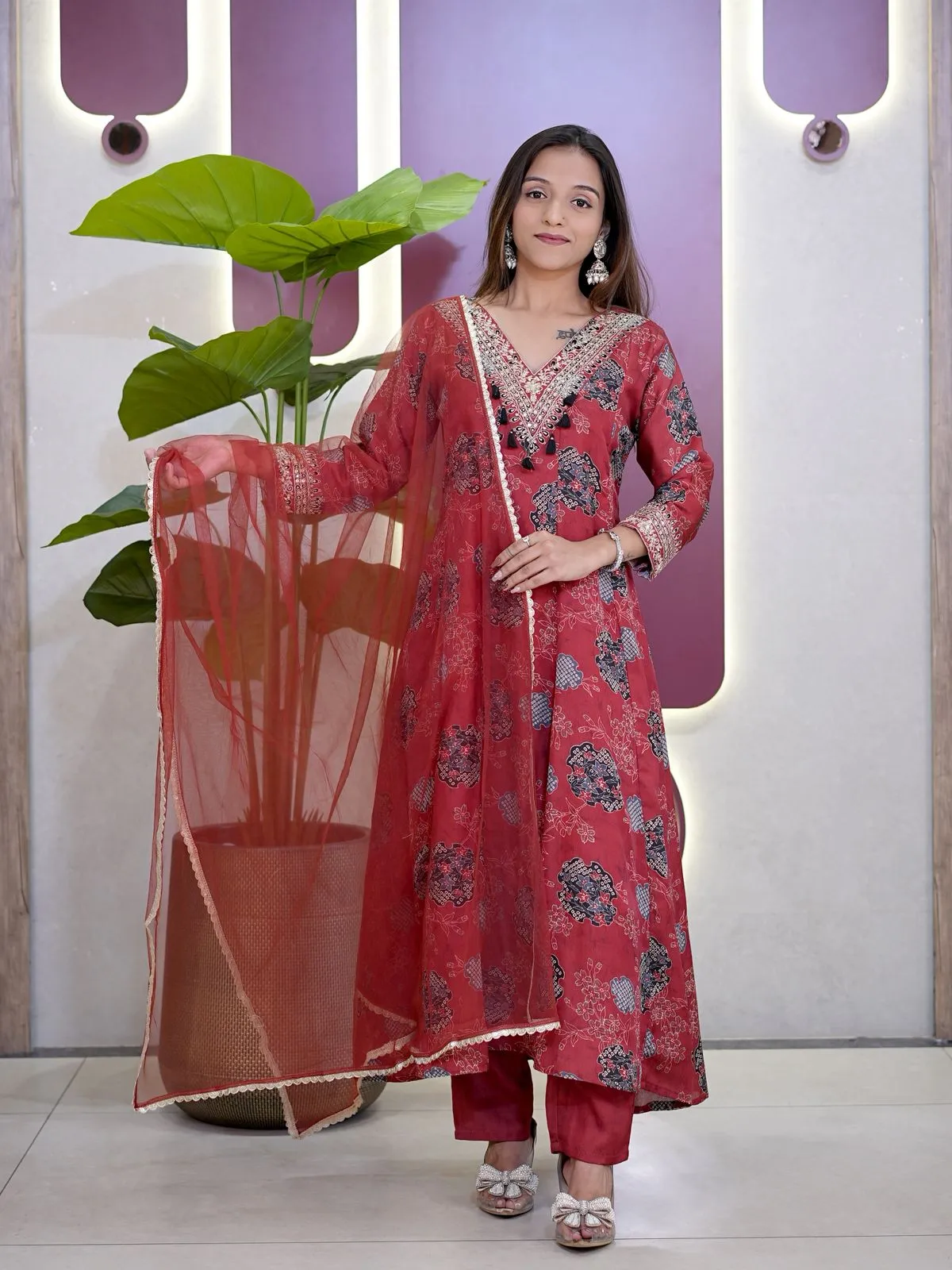 Premium Neck Embroidered 3 Piece Kurti Set Under 1000 - Image 2