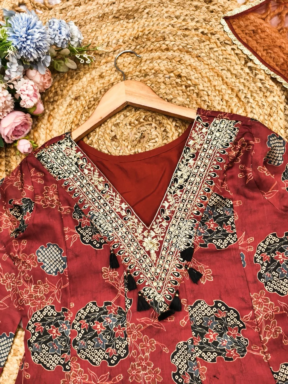 Premium Neck Embroidered 3 Piece Kurti Set Under 1000 - Image 3