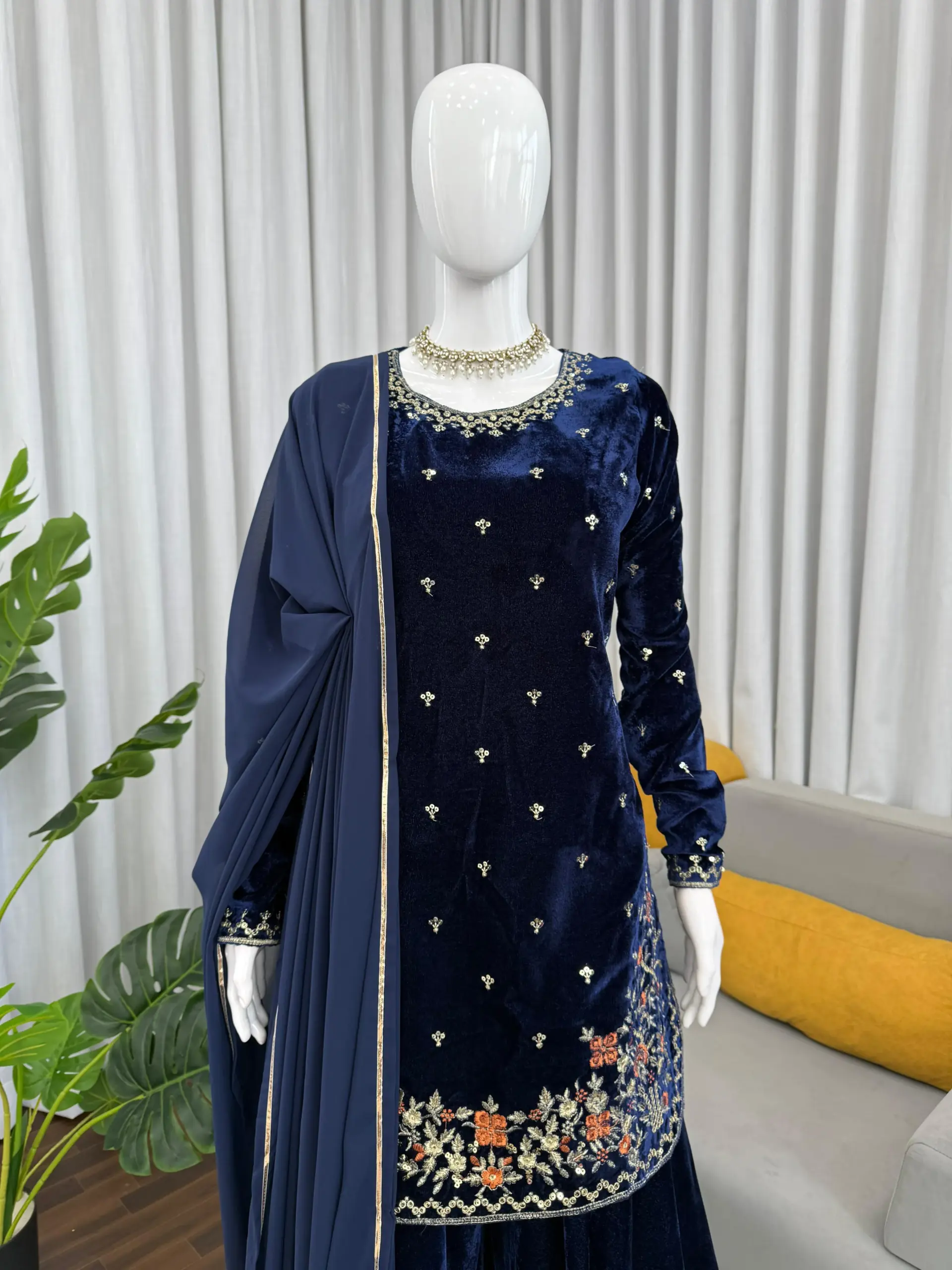 Winter Special Short Shirt Velvet Suit - Image 5