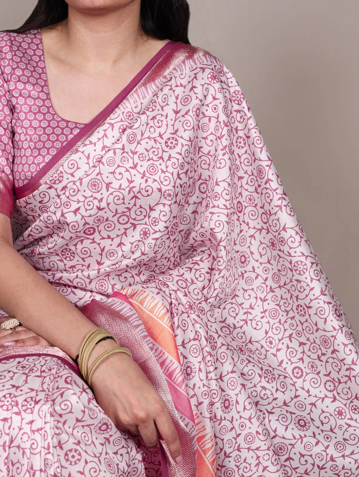 Baby Pink Floral Taser Silk Saree - Image 2