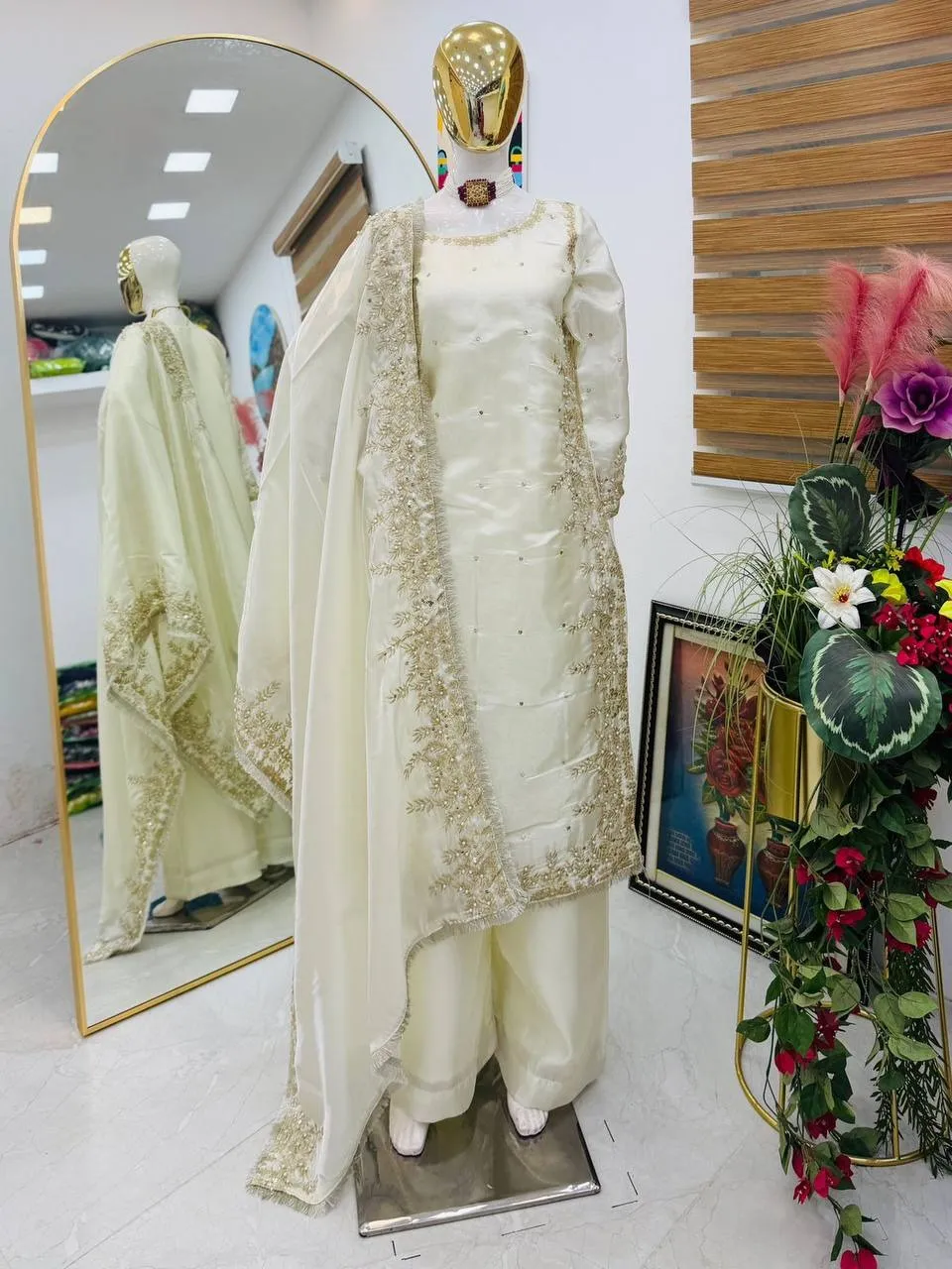 Hania Ameer Inspired White Salwar Suit - Image 4