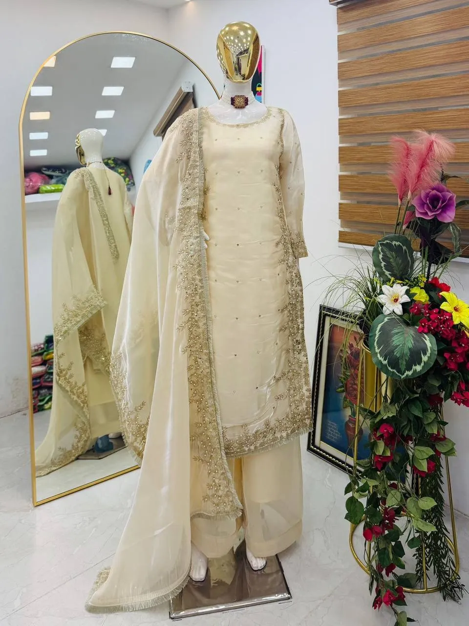 Hania Ameer Inspired White Salwar Suit - Image 5
