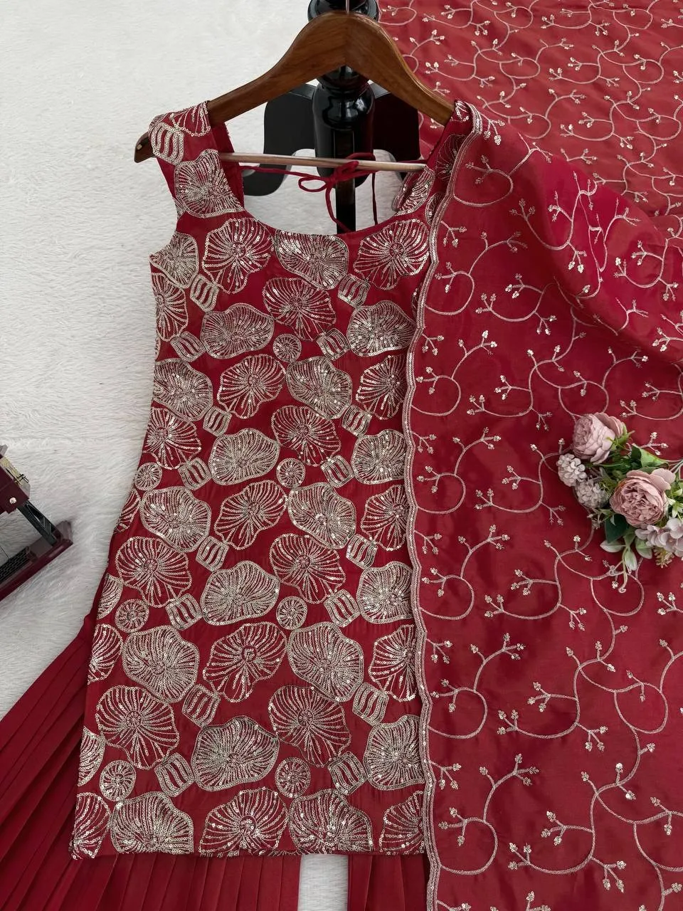 Influencer Style Sleeveless Sharara Suit - Image 3