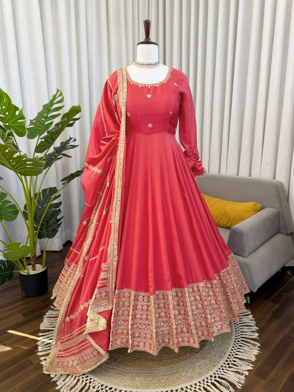Stylish Wedding Anarkali Set - Image 6