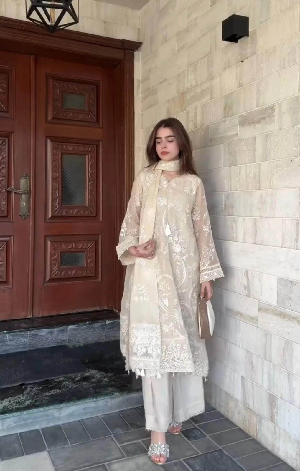 Creme Georgette Readymade Pakistani Dress - Image 3