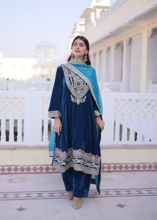 full embroidered Pakistani velvet Kurti set