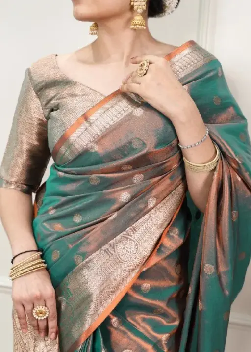 Green Dual Tone Kasavu Silk Saree