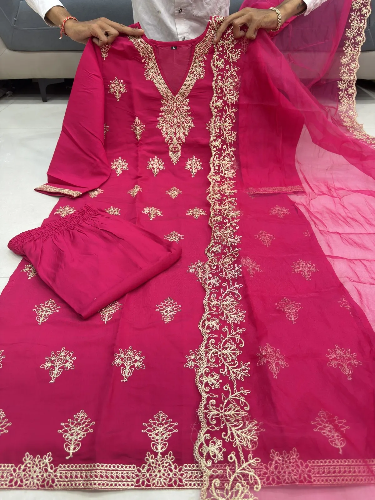 Rashmika Mandana Inspired Kurta Set - Image 3