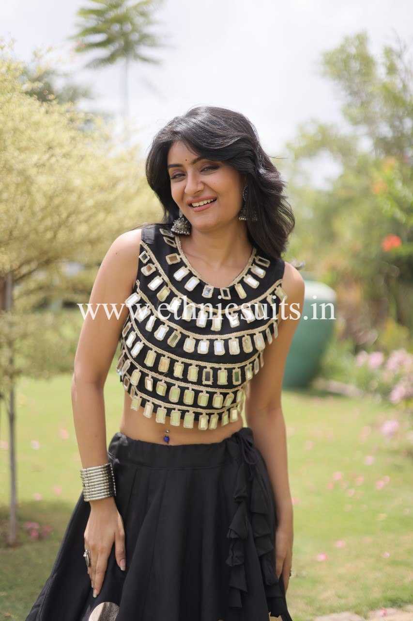 Designer Black Chaniya with Fancy Mirror work Choli for Navratri - Image 5