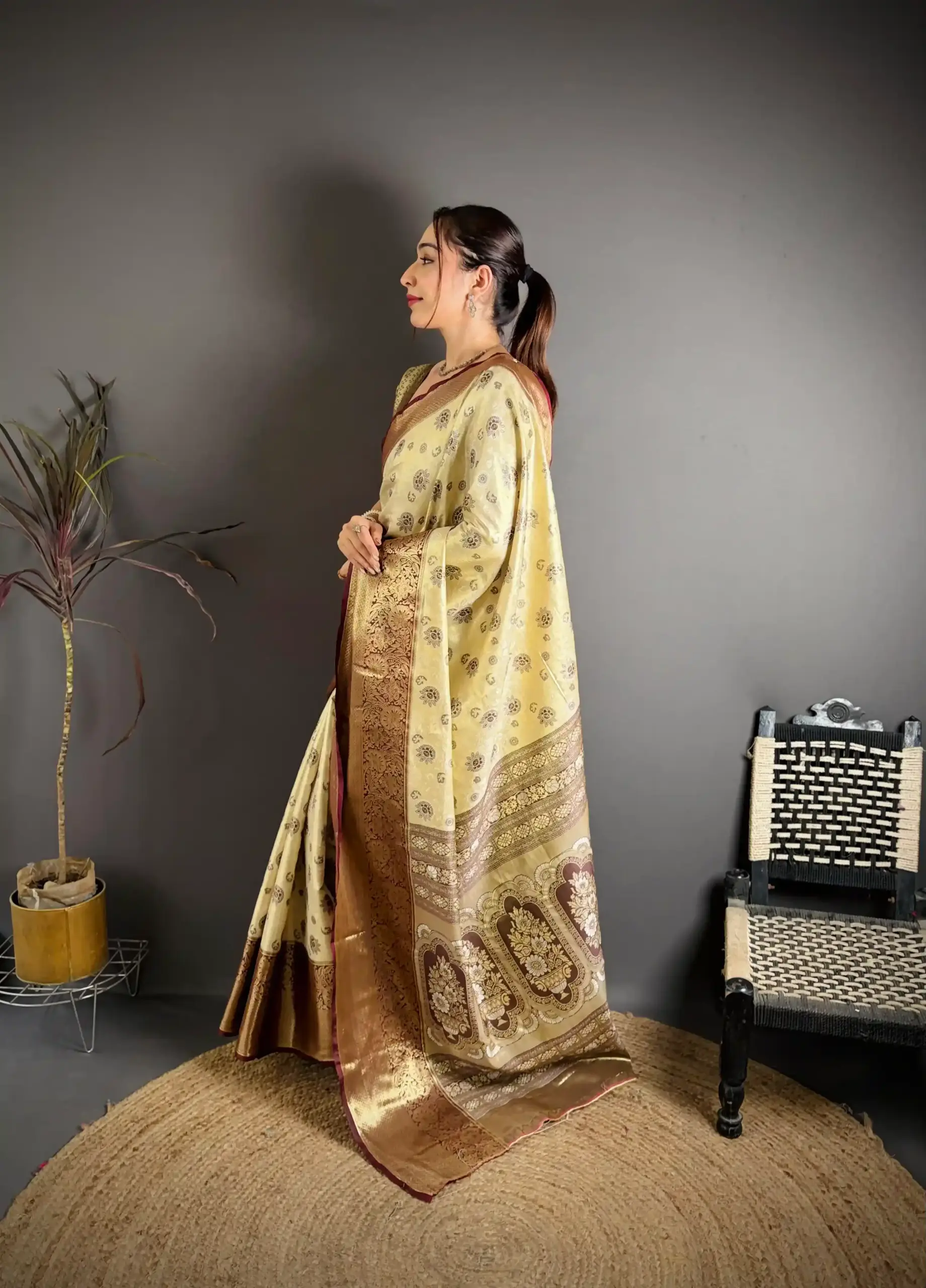Cream and Maroon Contrast Kanjivaram silk Saree - Image 4