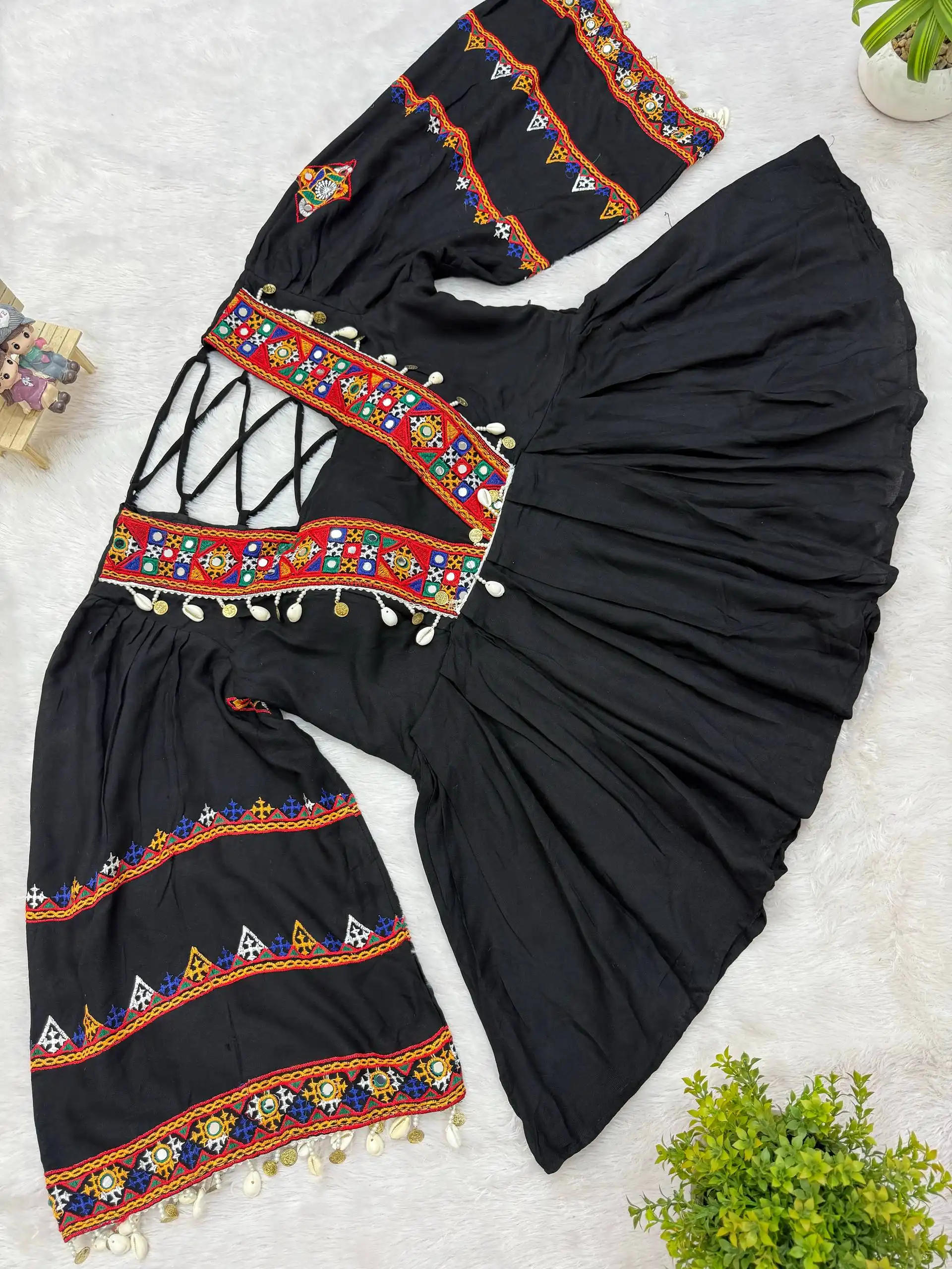 Kutchi Work Kedia with Jeans for Navratri - Image 7