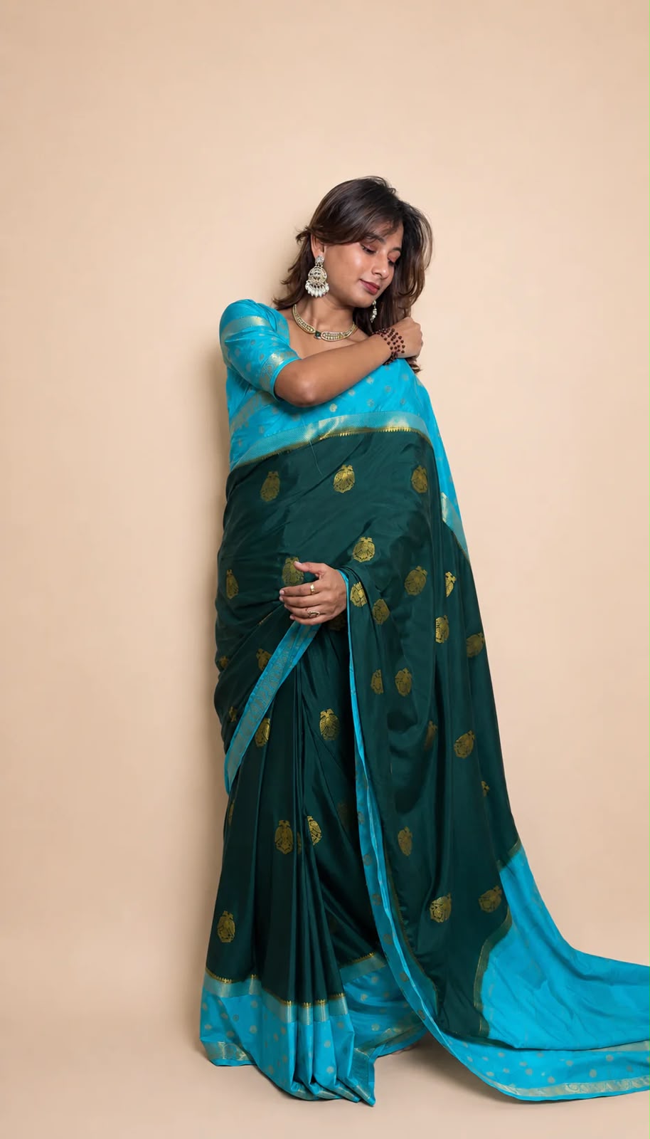 New Zip and Go Saree in Green and Blue - Image 2